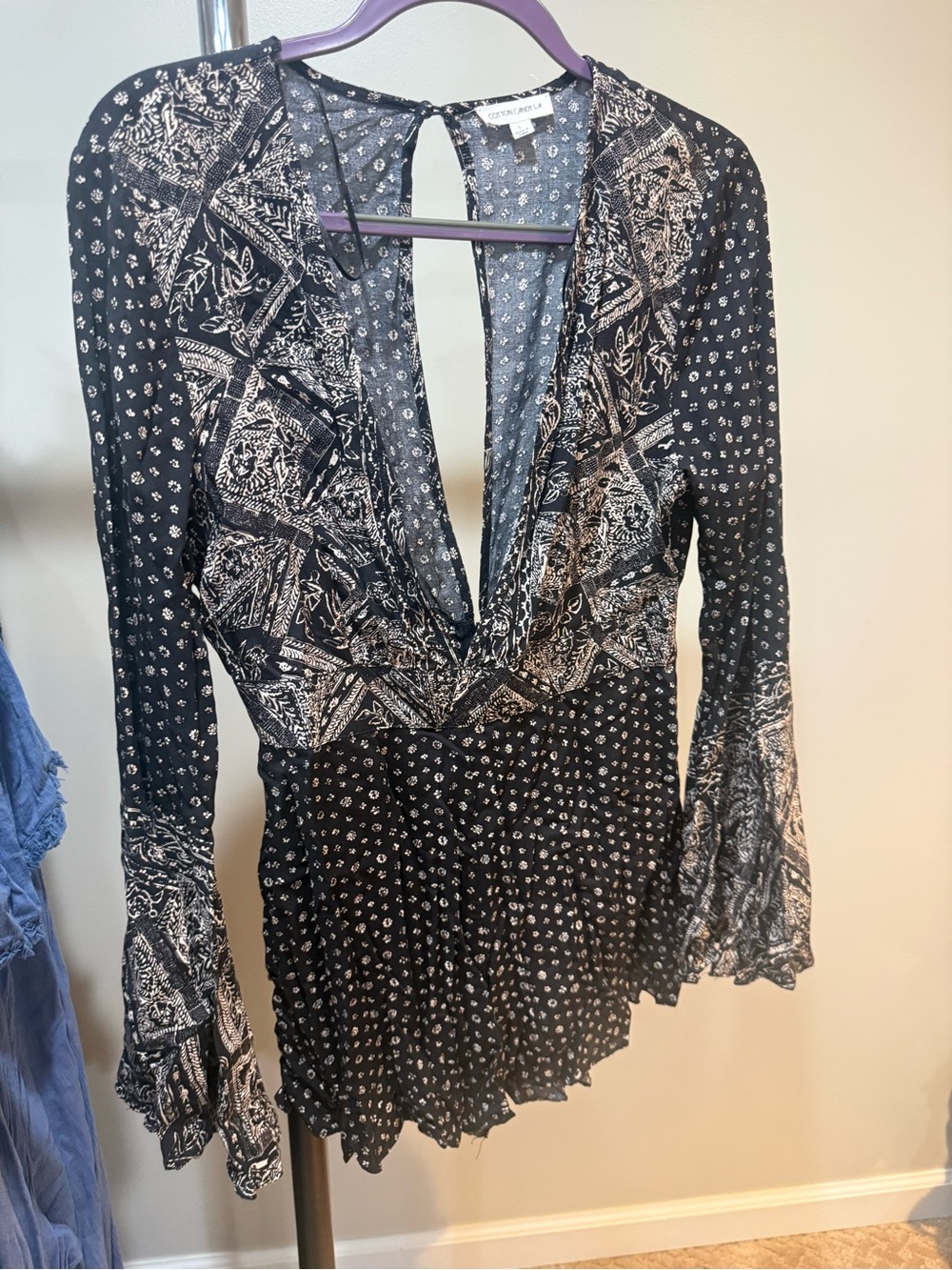 Black & White Printed V-Neck Long Sleeve Romper